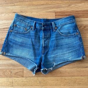 Levi’s Cutoff Jean Short 501 Buttonfly